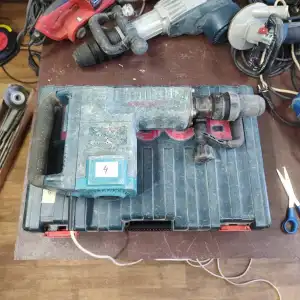 Bosch GSH 11 E Demolition Hammer — Fundraiser - Image 6